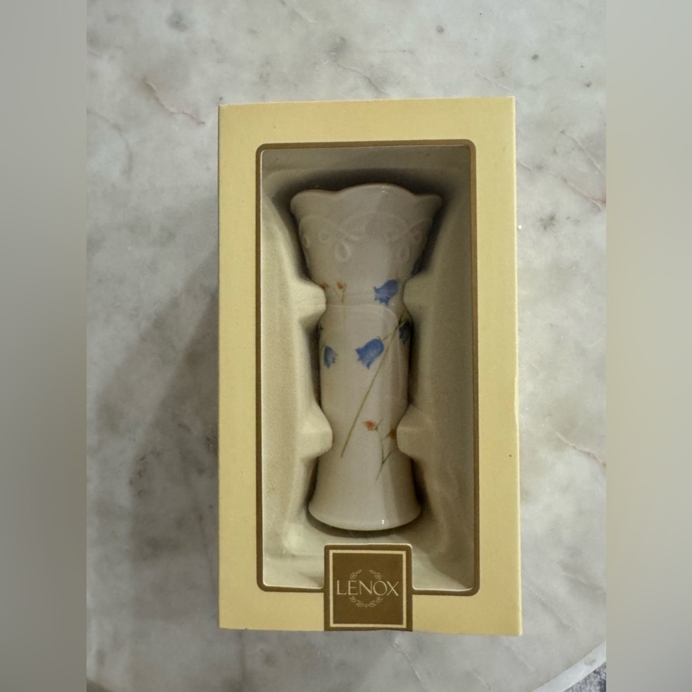 Classic Lenox Floral Trumpet Bud Vase.